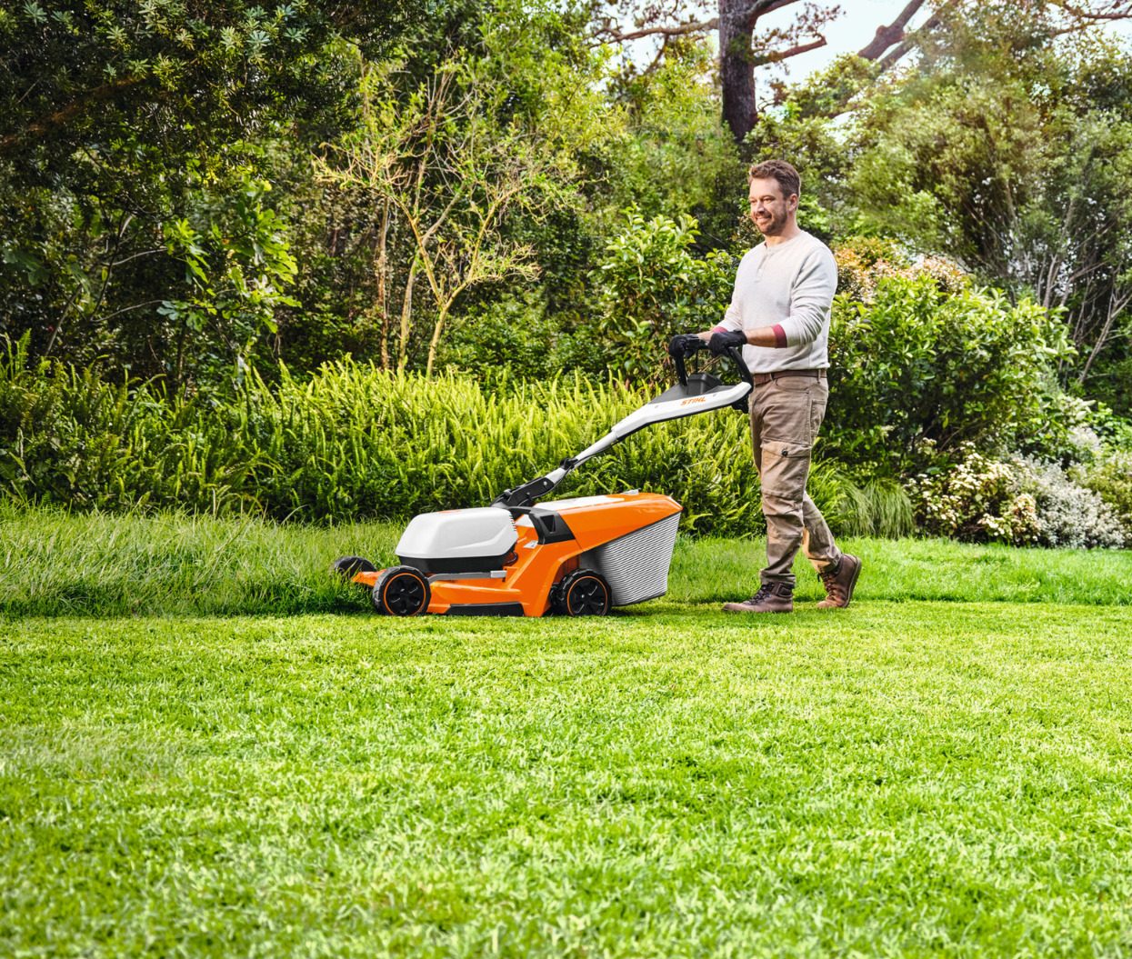 Rasenmäher von STIHL im Einsatz